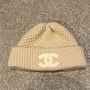 CHANEL Beige Knit Beanie